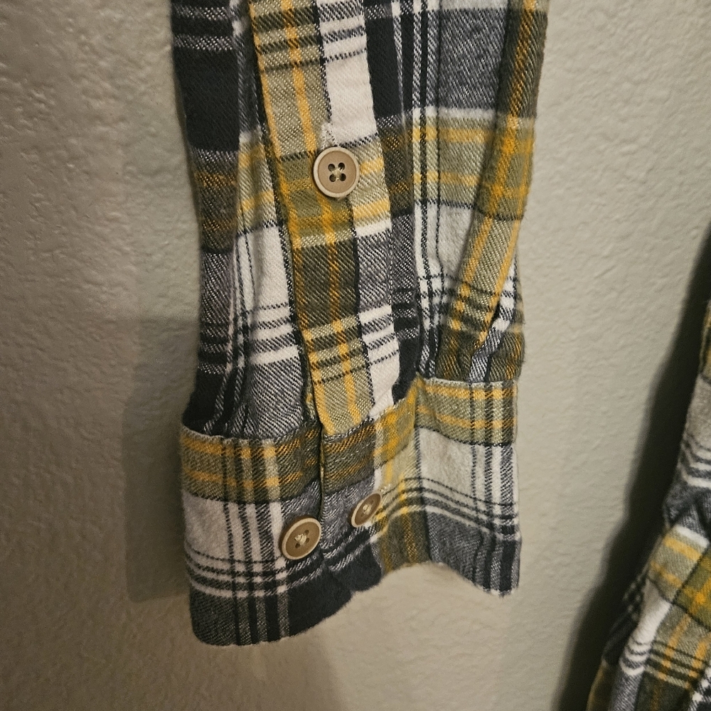 Cabela's mens XL flannel - Picture 3 of 5